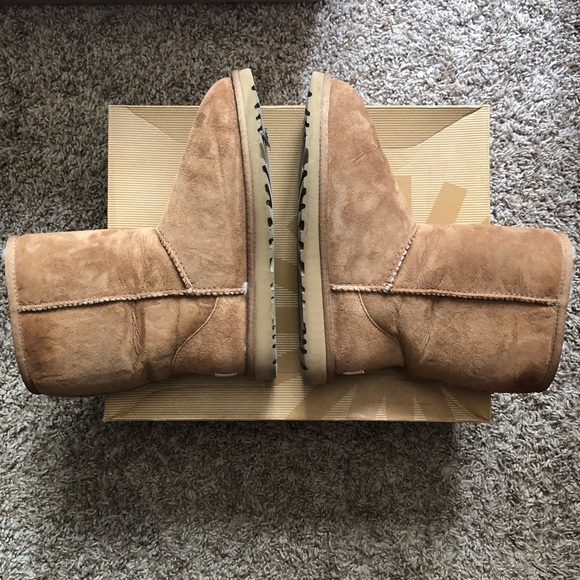 UGG Australia Classic Short Chestnut Boot - Picture 3 of 8